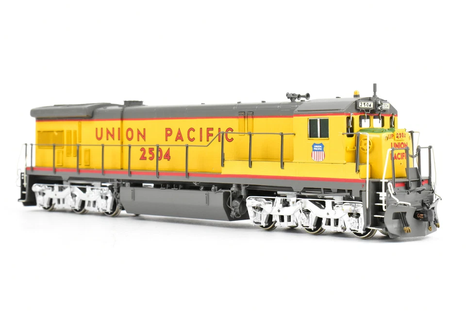 HO Brass OMI Overland Models UP Union Pacific GE C30-7 2-Window Cab Custom Paint - Image 4 of 4