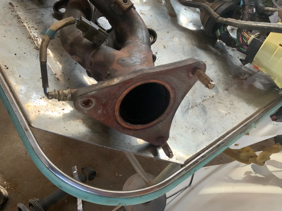 Colector de escape del lado del conductor izquierdo Lexus LS400 1998 1999 2000 Foto 2 de 4