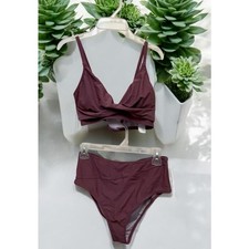 New Women's Burgandy Bikini 2 Piece Swimsuit Top Size Medium Swimwear
