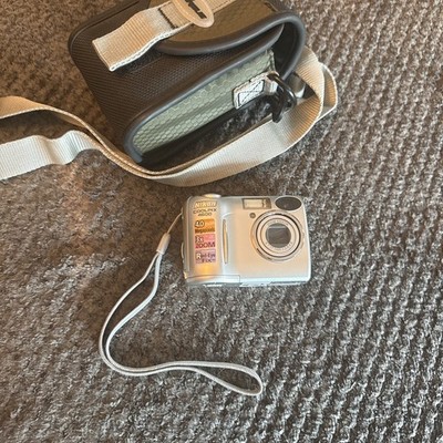 Vintage Nikon Coolpix 4600 4.0MP Digital Camera Silver 3X Zoom + Case EUC Tested