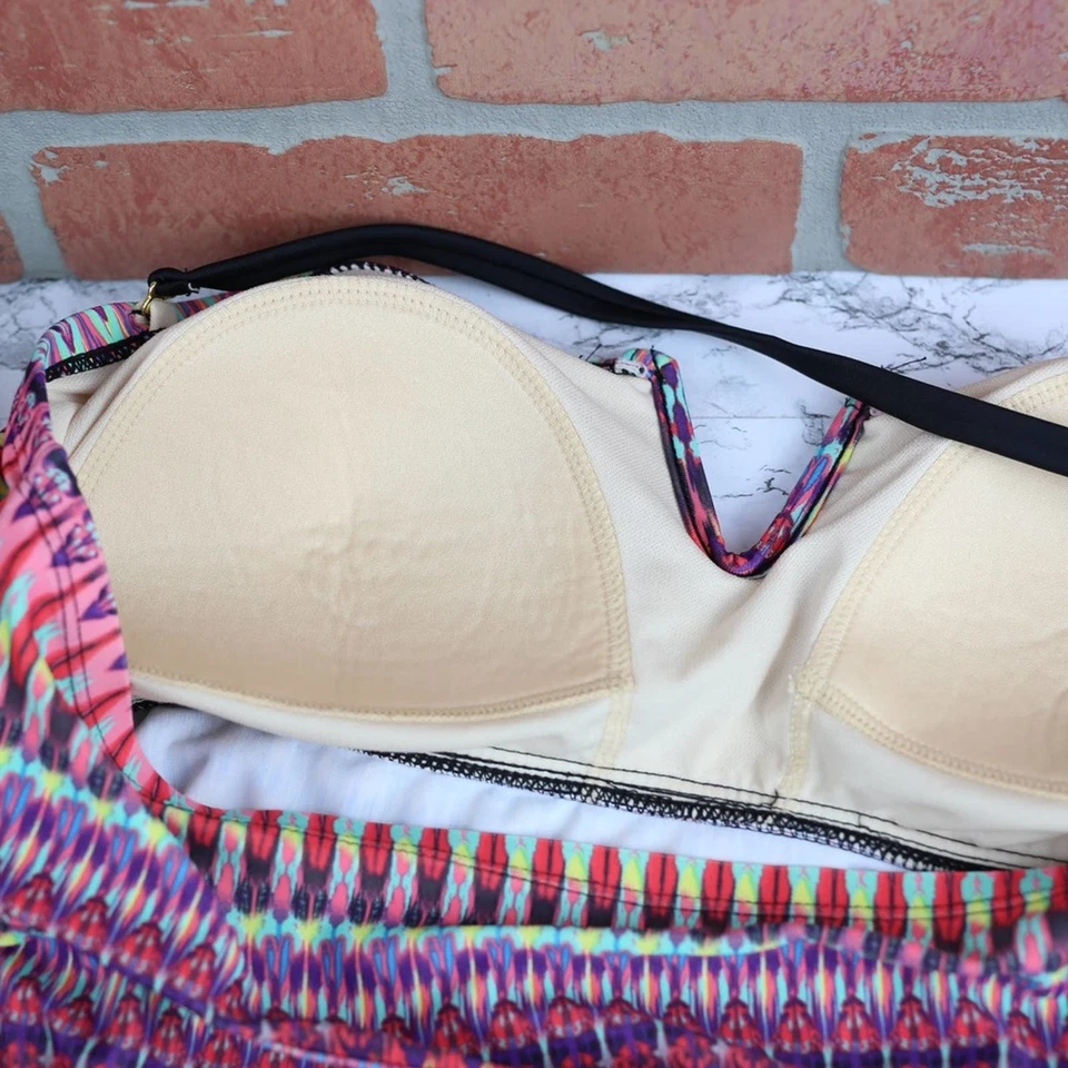 Tankini de natación Liz Lange rosa rojo a rayas geométricas grande Foto 3 de 4