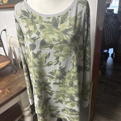 NWOT Susan Graver Weekend Green Floral Tunic W/ Button On Each Side Of Hem Sz XL