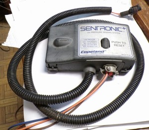 Sentronic Oil Pressure Sensing System 085-0172-04 Used Cut Out    FF3