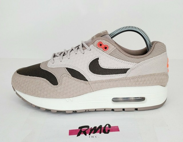 air max 1 moon particle