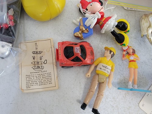 1980s and 1990s Fast Food, Candy and Novelty Vintage Toys Used - Picture 10 of 11