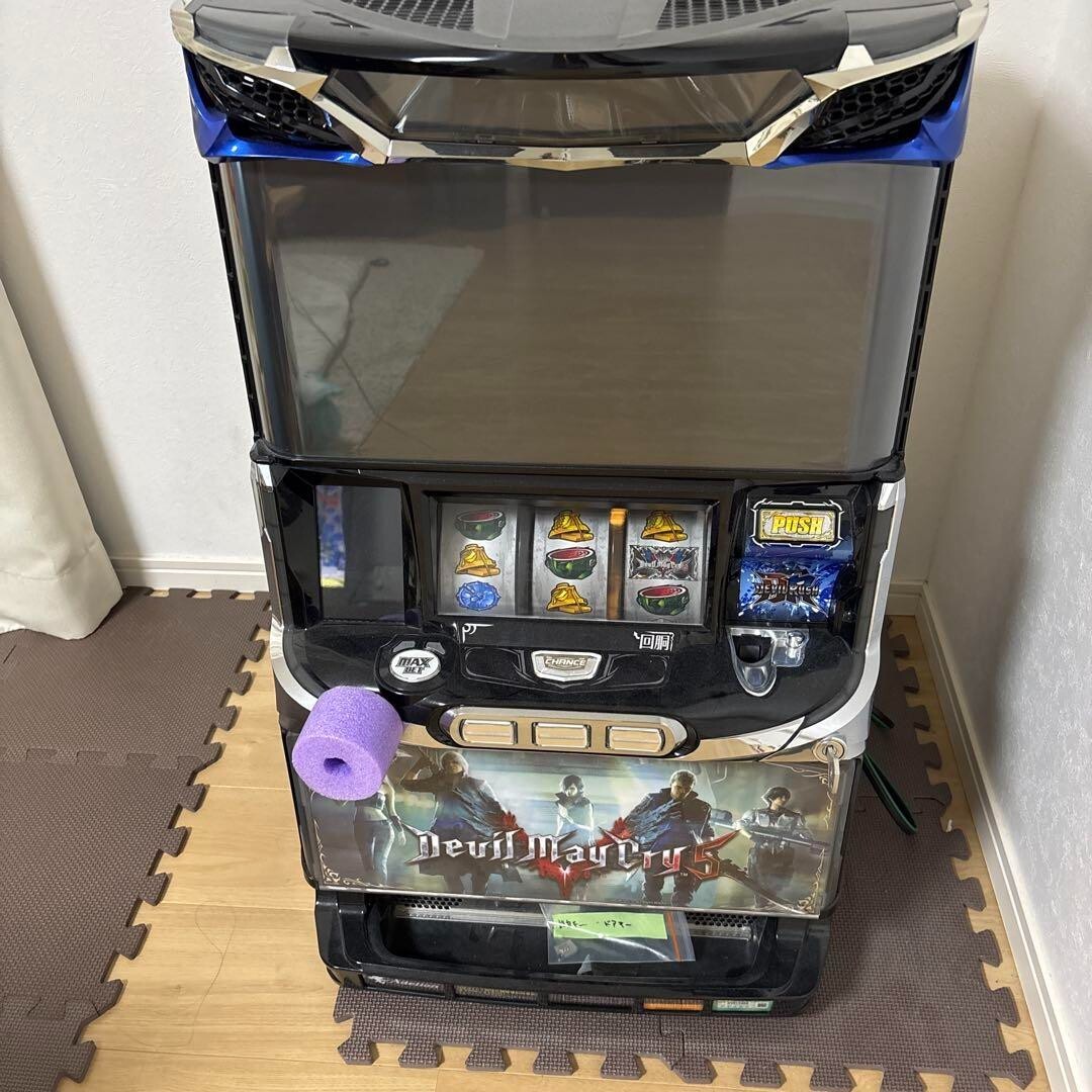 Devil May Cry 5 Adelion Pachi-slo Japanese Slot Machine Token Play