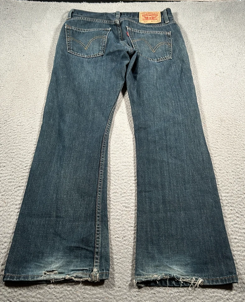 Jeans masculino Levis 527 corte boot baixo 30x28 azul lavagem escura grunge desgastado Y2K - Imagem 2 de 4