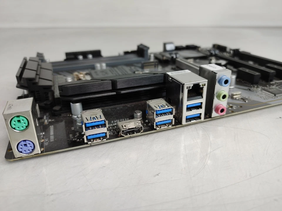 Placa Base Gigabyte Z390 UD Intel LGA 1151 DDR4 Para Escritorio - Imagen 4 de 4