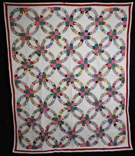 VINTAGE DOUBLE WEDDING RING QUILT, 1940s, 85" x 70"