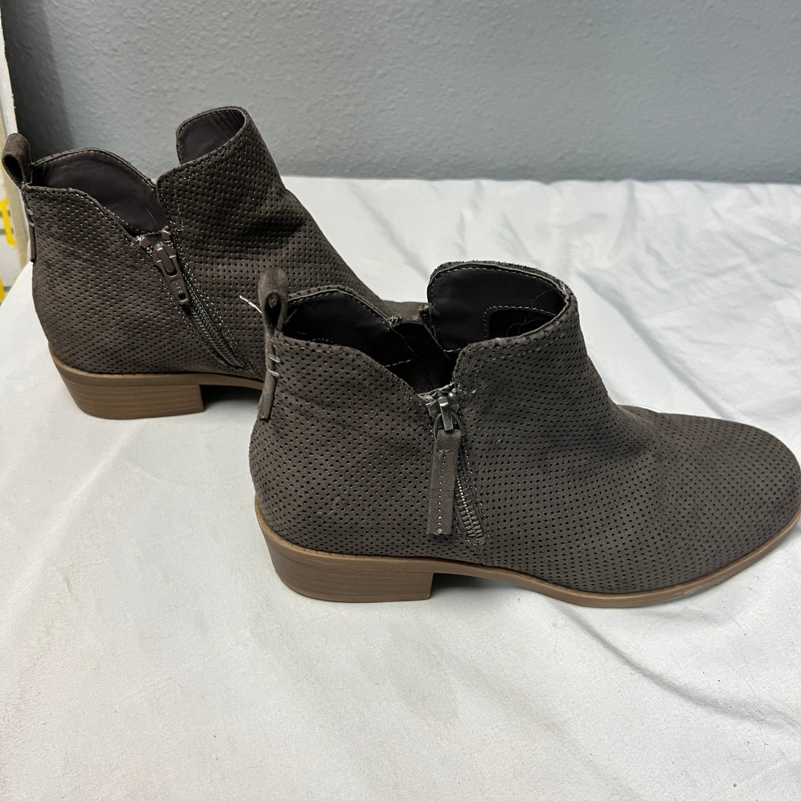 Universal Thread Gray Perforated Ankle Boots Side… - image 1