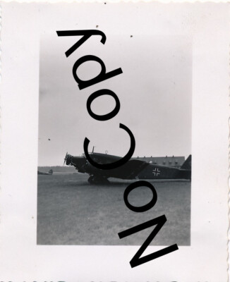 Foto  - LW 1. Kampfgeschwader 253 -Flugzeug Flugplatz JU 52   X96