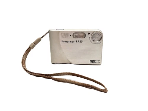 HP PhotoSmart R827 6.2 MP Digital Compact Camera Silver w/battery FCLSD-0603