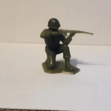 1960's Louis Marx WW2 World War 2 II Green American USA Toy Soldier 60MM Figure