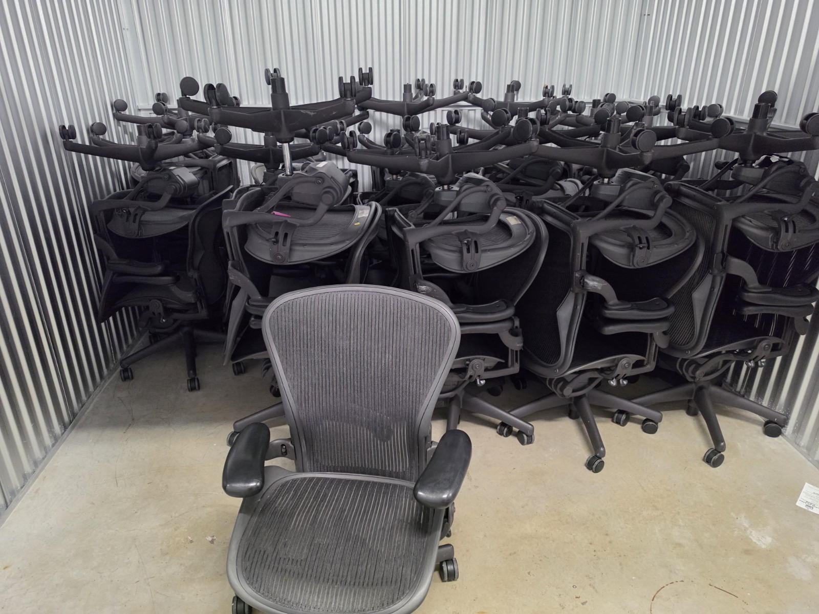 Pickup Only In Miami: Herman Miller Aeron Office Chairs Size B