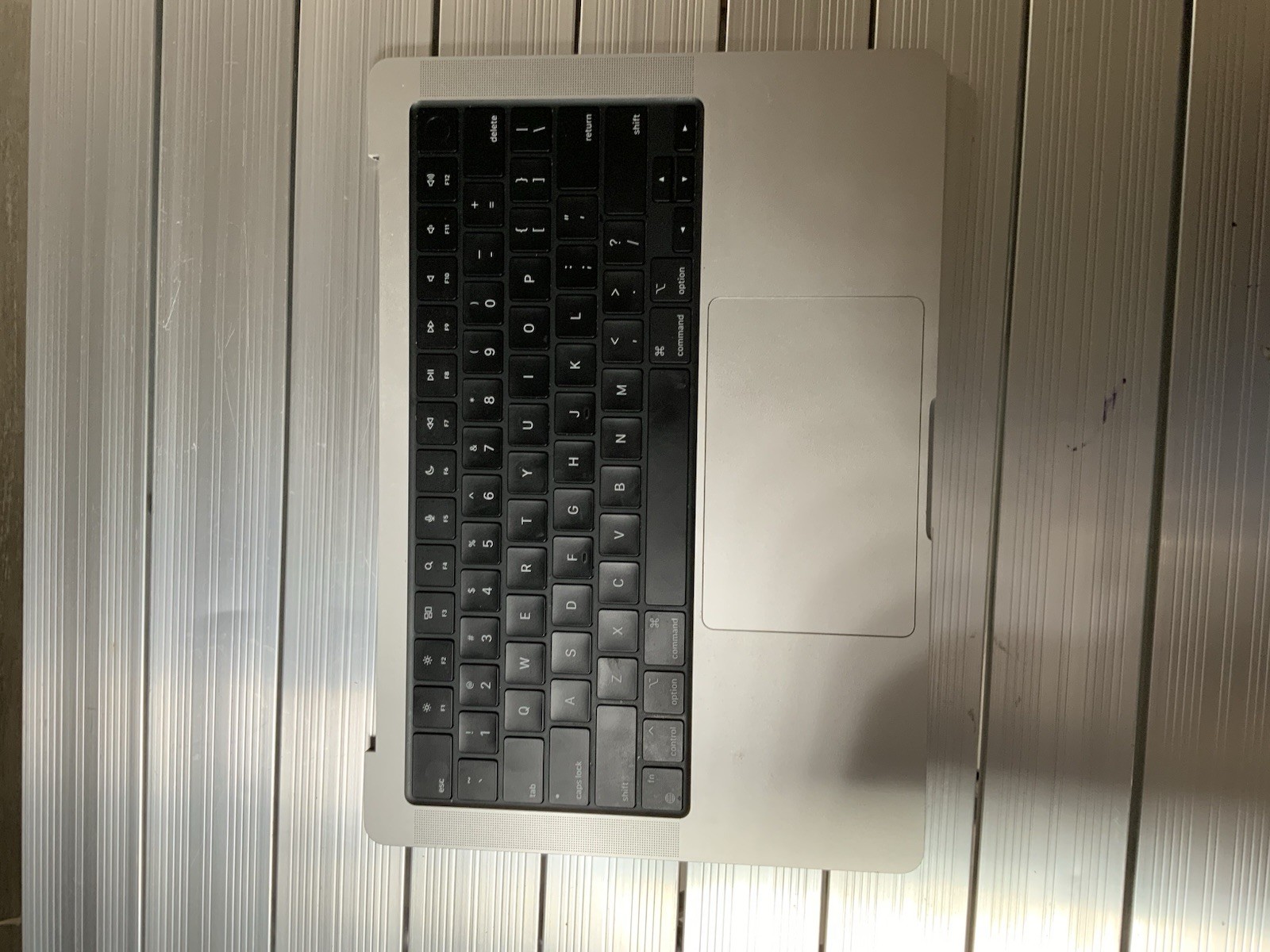 Genuine Apple MacBook Pro 14 A3401 M4 2024 EMC 8894 (Silver ) Top case  Assembly-image