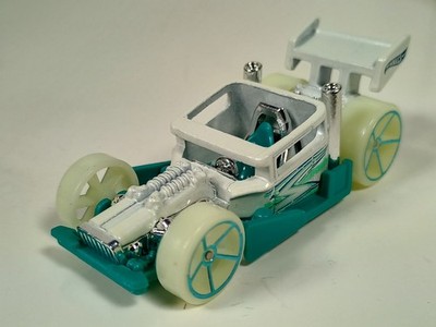 Bone Speeder Hot Wheels 2017 Glow Wheels #254 Pearl White OH5 Rims 1:64 Loose