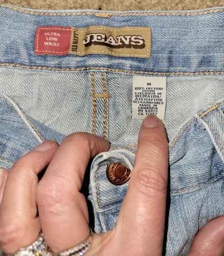 Y2K Old Navy Ultra Low Waist Denim Cutoff Distress Jean Shorts Womens 10 Heart - Picture 4 of 8