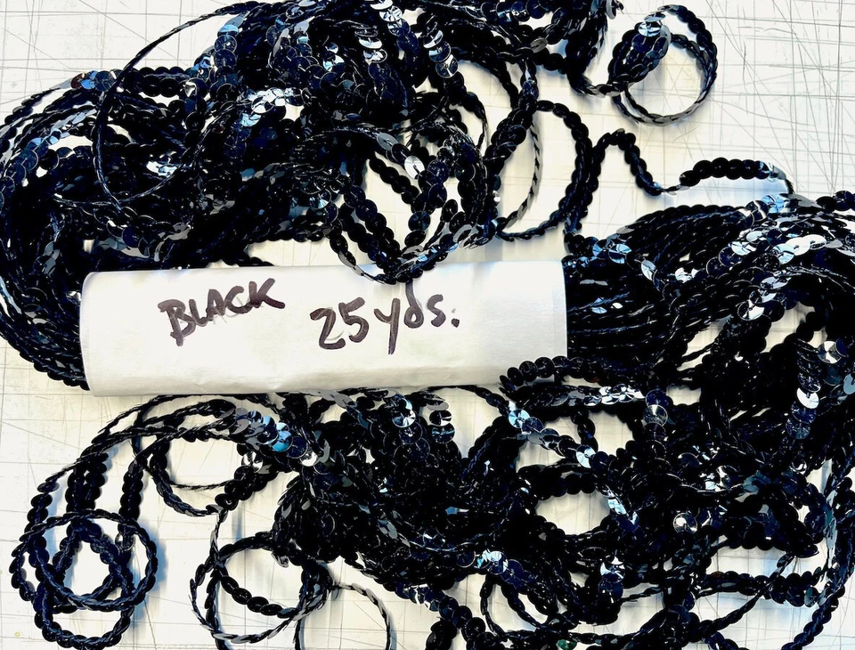 Lote de 3 lentejuelas colgadas de una sola hebra no elásticas 6 mm rojo, dorado, negro Foto 4 de 4