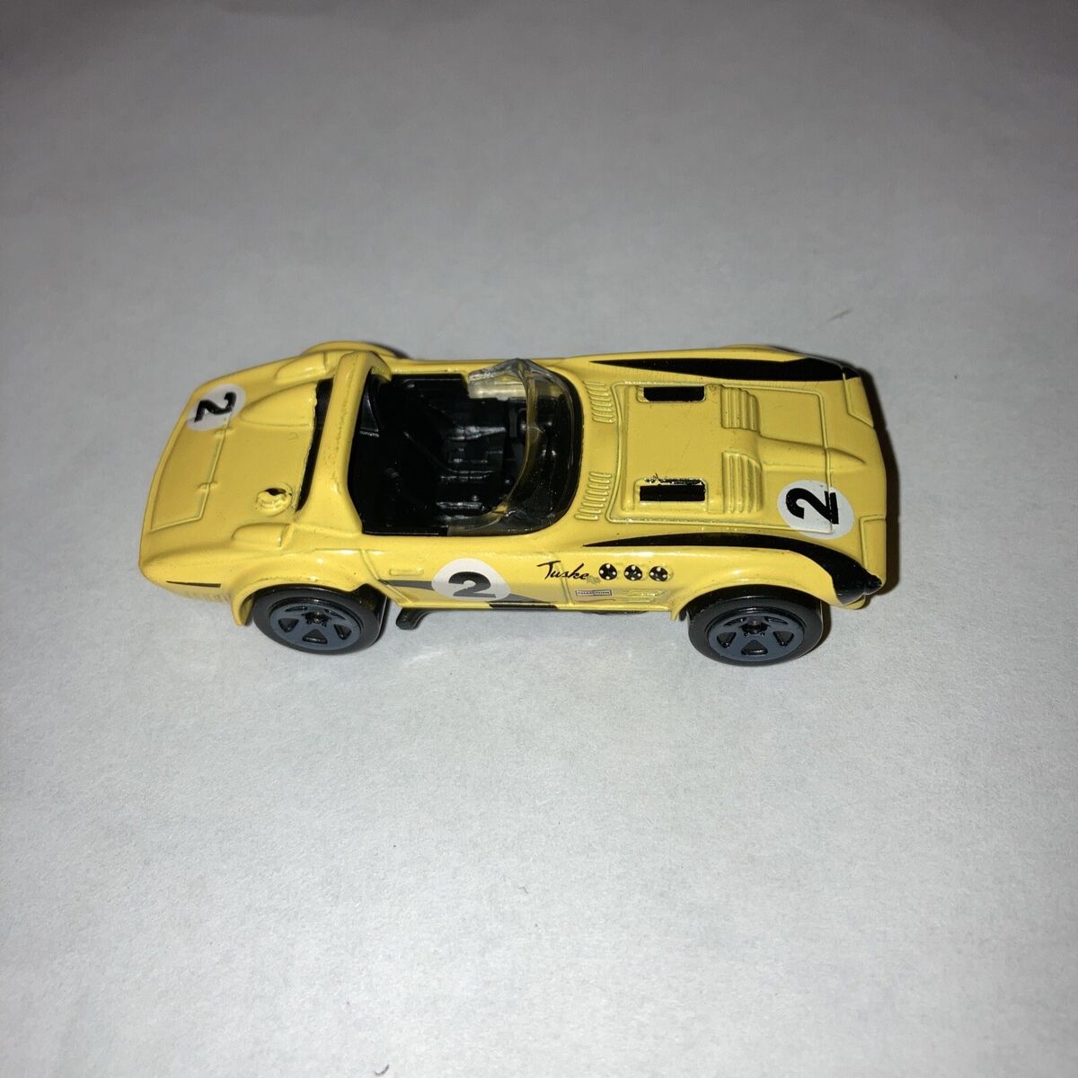 Hot Wheels 2018/2019 Yellow ConvertIble 1186 MJ 1 made in Hot Wheels 2018/2019 Yellow ConvertIble 1186 MJ 1 made in