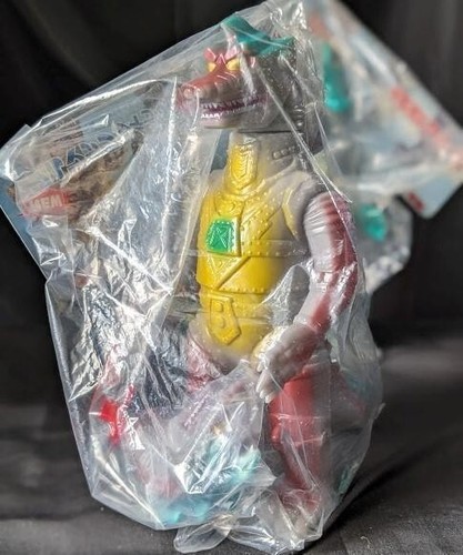 Mechagodzilla 2 & Titanozaurus M1 Bullmark 2-Piece Sofubi Figure Set From Japan - Picture 2 of 9