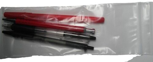 T-shirt Bags 9x12 Inch Clear Plastic - 1 Mil Thick, Back Flap Lock, Polyethylene (Uline S-10608) Uline Poly Bags - Foto 7