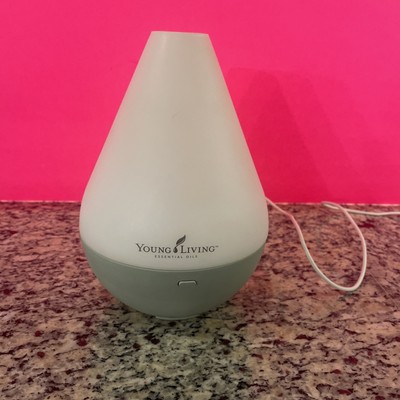 Young Living Essential Oil-Dewdrop Diffuser( S1)