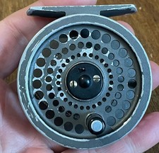LOVELY VINTAGE HARDY GREYS PILGRIM 3/4 BROOK TROUT FISHING REEL..