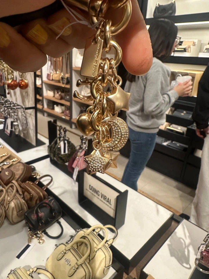 Bolso Coach Star Moon Cluster Charm CDB59 Llavero Nuevo con Etiquetas Dije Solo Sin bolsa Dorado Foto 2 de 3