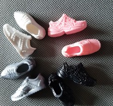 Sneaker f&uuml;r Barbie Curvy - f&uuml;r Curvy mit flachem Fu&szlig; - Neuwertig - unbenutzt -