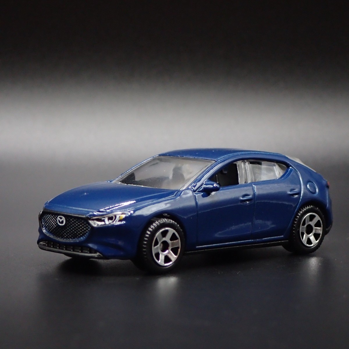 2019-2025 MAZDA 3 4 FOUR DOOR HATCHBACK 1:64 SCALE DIORAMA DIECAST