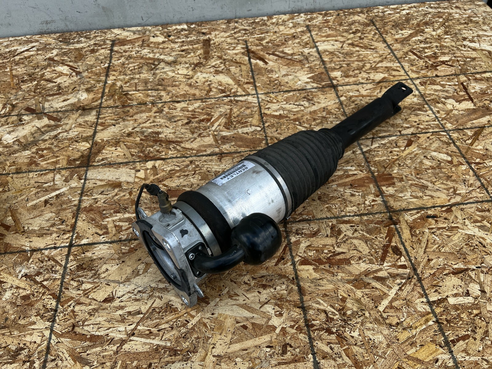 Bentley Flying Spur 2006-2012 REAR+LEFT Air suspension strut