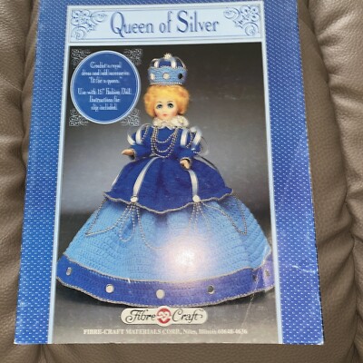 Fibre-Craft Queen Of Silver Puppenoutfit Häkelanleitung FCM247