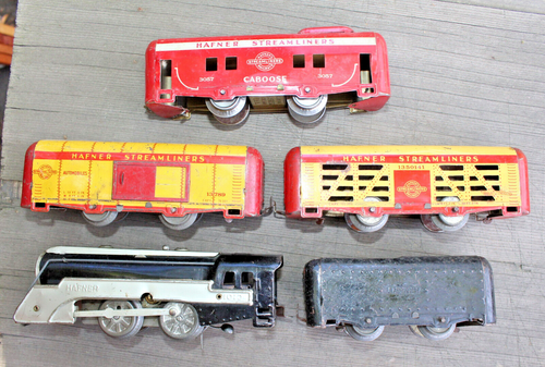 Hafner O Gauge 1010 Windup Steam Engine Tender Reefer Stock Caboose Set b2