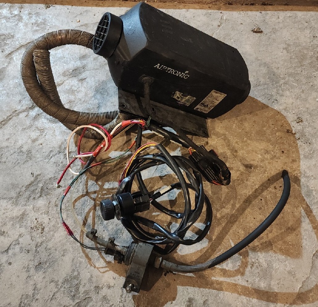 Espar EBERSPACHER Airtronic D2 12v diesel HEATER, FUEL PUMP, and Controller  – CDE