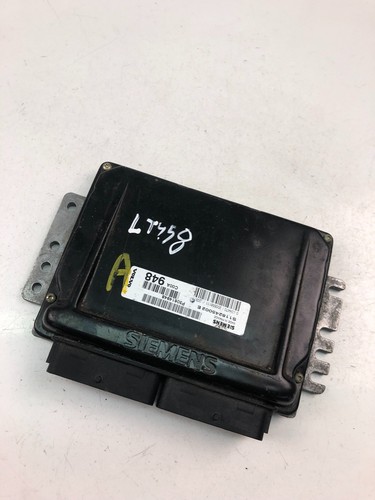 VOLVO V40 Estate VW Motorsteuergerät ECU P30614948 2001 25285576