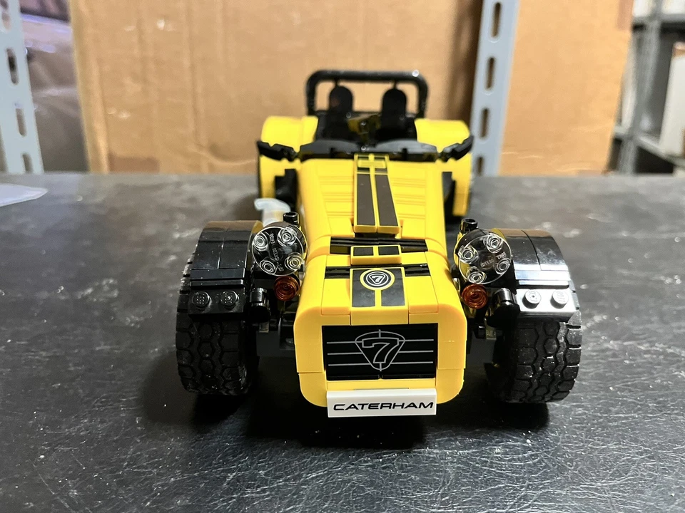 LEGO Ideas 21307 Caterham Seven 620R, foto 3 di 4