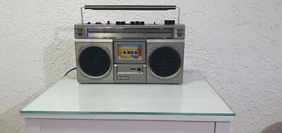 HITACHI TRK-7100E  GHETTOBLASTER BOOMBOX