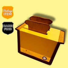 Vintage Teeny Popper Metal Yellow Kids Toaster With Wood Play Toast. VERY RARE 