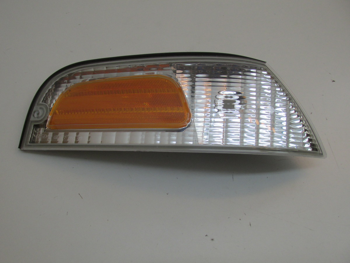 19992011 Ford Crown Victoria OE Front Right Side Marker w Strobe 1W7Z15A201AA eBay