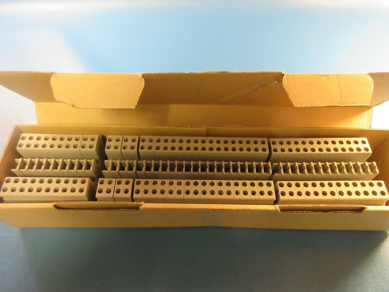 Lot of 44 Phoenix Contact UDK4-TG Gray Contact Terminal Blocks