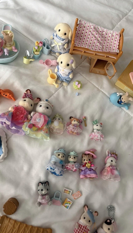 Calico Critters 1:12 Scale Figures, Furniture & Accessories Lot