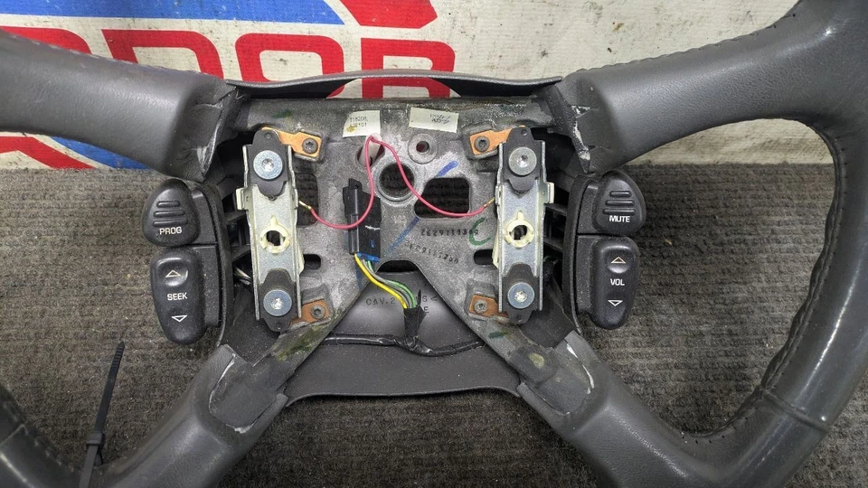 2002 Cadillac Escalade Steering Wheel Grey Leather Wrap Wood Trim - Image 3 of 4