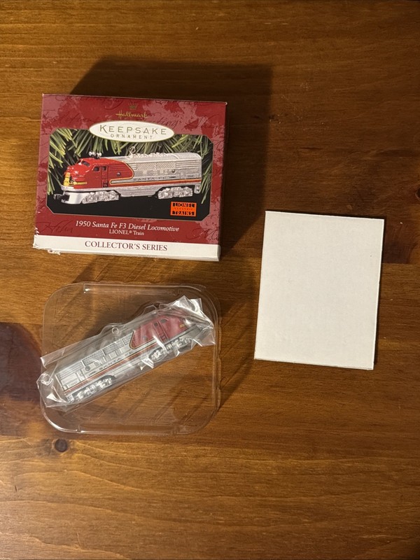 1997 Hallmark Keepsake Ornament 1950 Santa Fe F3 Diesel Locomotive