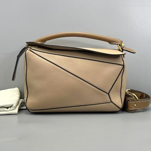 Loewe Puzzle Medium Light Beige Pebbled Leather Hand Crossbody Gold Auth