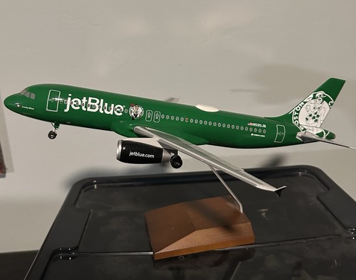 JetBlue N595JB 1:100 Boston Celtics Livery Aircraft w/ Stand “Lucky Blue” 