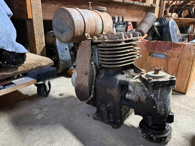 #ad Antique Vintage Briggs and Stratton model N rare right angle gearbox $165.00