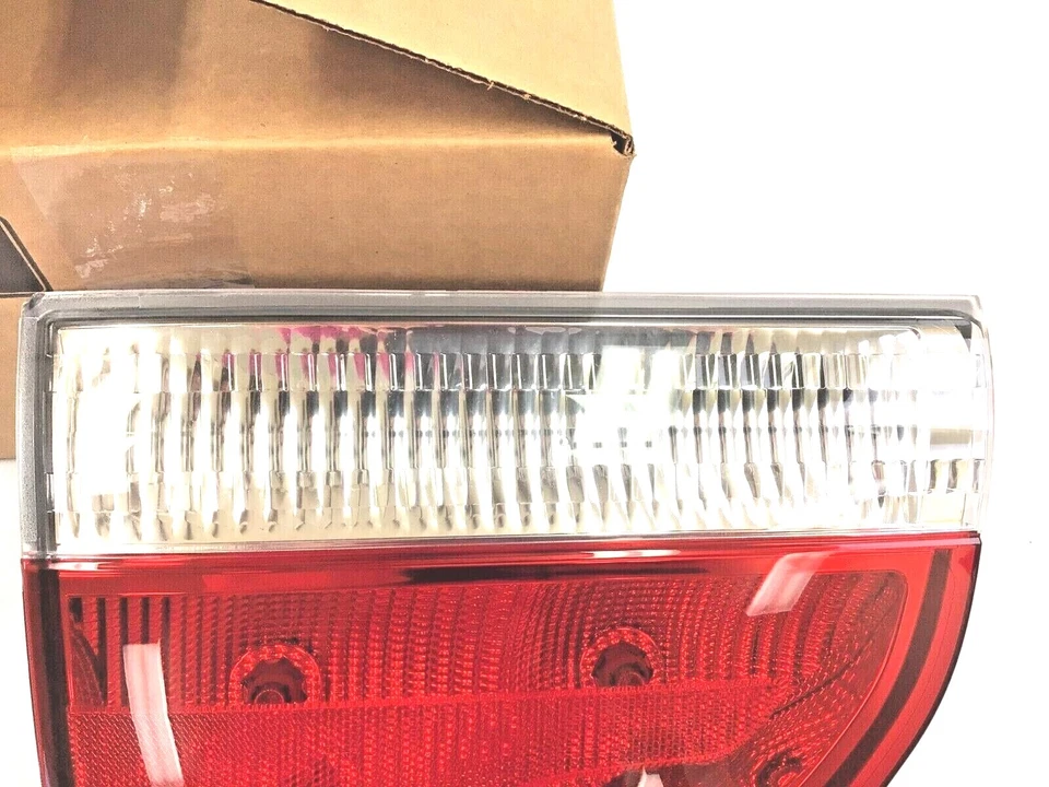 Conjunto de lámpara trasera lateral del conductor Dodge Durango 2011 2012 2013 OEM 57010273AH Foto 2 de 4