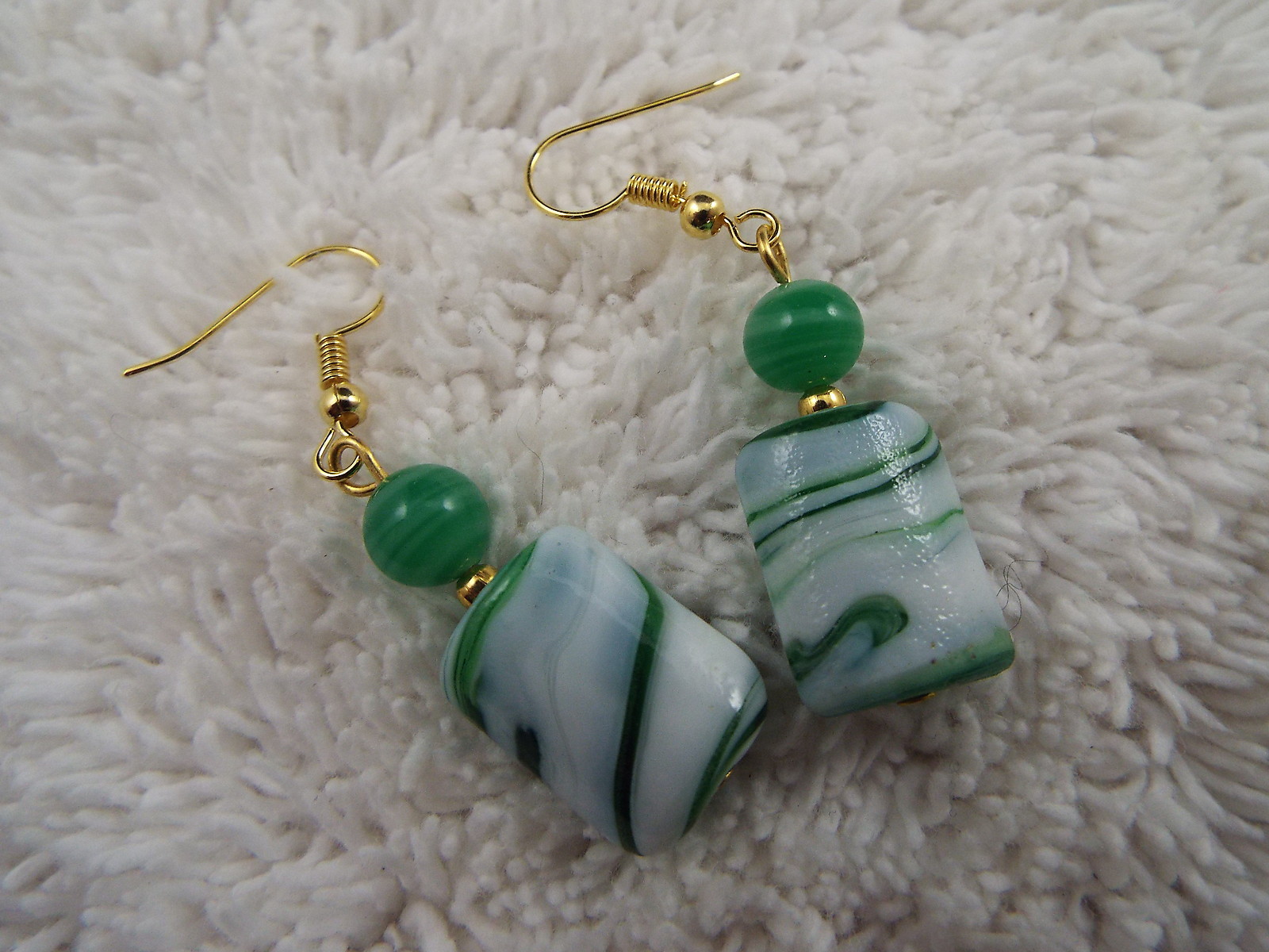 Goldtone Spearmint Green White Glass Bead Pierced Earrings C46