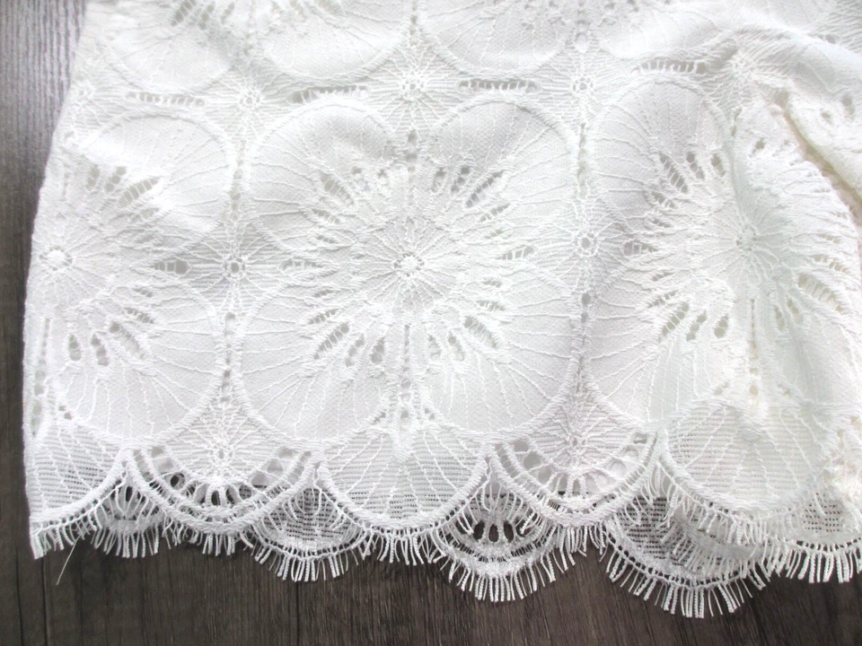 Pantalones Cortos Trina Turk Para Mujer 4 Blancos Cece Ojales Encaje Festoneado Dobladillo Bolsillos Elegantes Foto 3 de 4