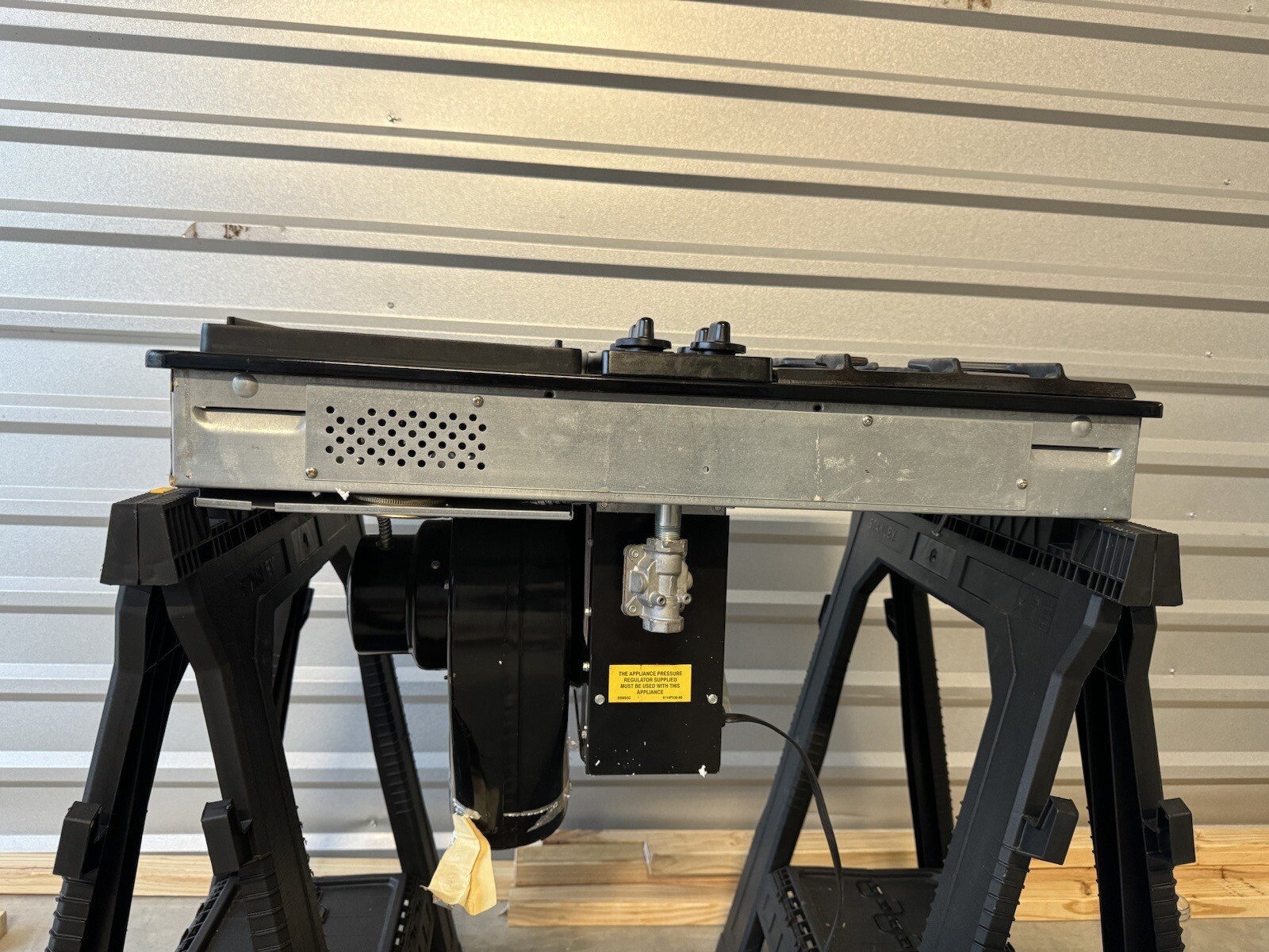 Jenn Air 30” 4 Burner Downdraft Gas Cooktop Black Model CVG4280B See